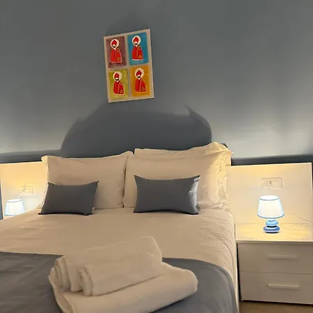 Carlo's Konukevi Bari